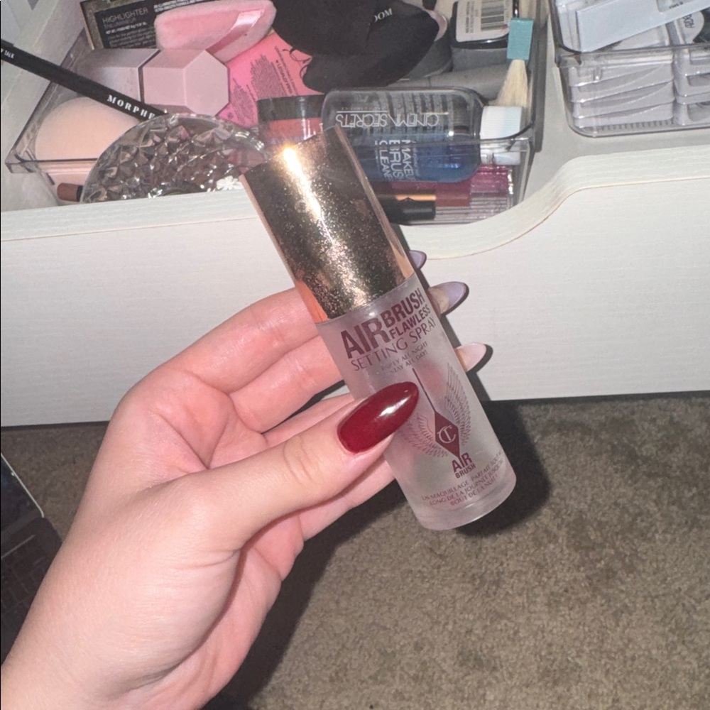 Charlotte Tilbury airbrush, flawless settings spray